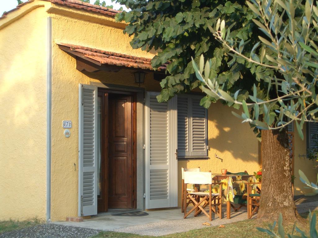 Villa Lazzareschi Case Vacanza Capannori Ruang foto